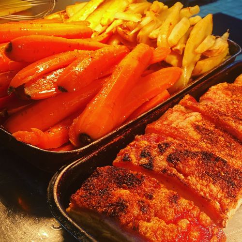 Slow roasted belly pork and crackling
